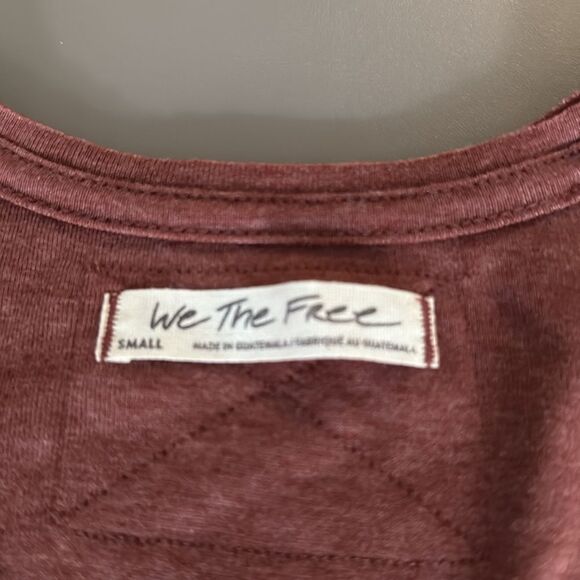 We The Free People Women’s Short Sleeve V Neck T Shirt. Brown. Size Small. - Picture 5 of 8